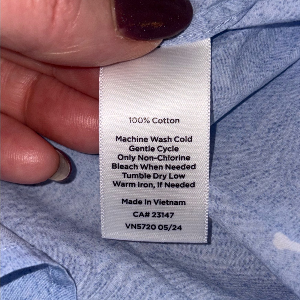 NWT Talbots Modern Classic Shirt Fetching Beagle Dog Print Size Small - Picture 7 of 7